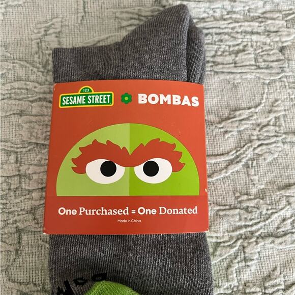 Bombas X Sesame Street Oscar The Grouch Crew Socks Size Large - Picture 3 of 6